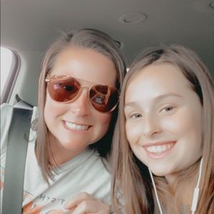 Meet your Posher, Julee